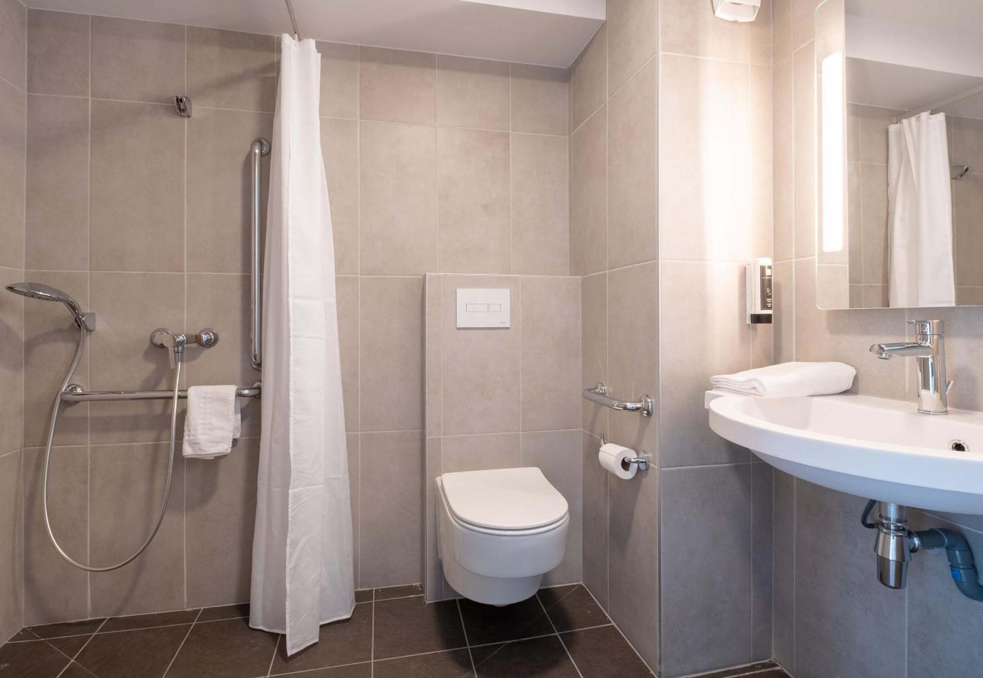 B&B Hotel Cluses Sud מראה חיצוני תמונה